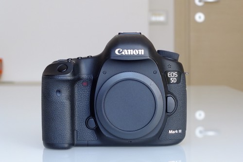 Canon eos mark iii - 5d,