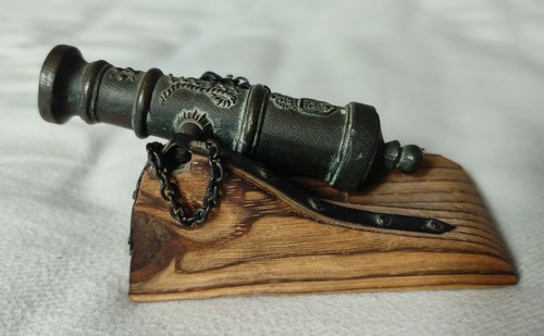 Ancien petit canon - canon, miniature